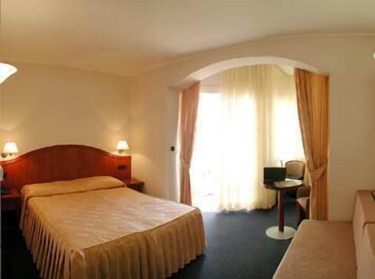 Hotel Villa Marija Tucepi Ngoại thất bức ảnh