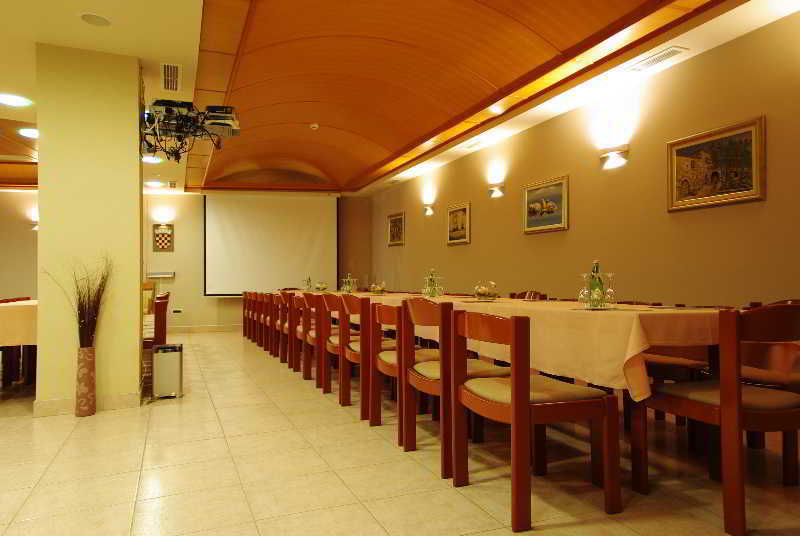 Hotel Villa Marija Tucepi Ngoại thất bức ảnh