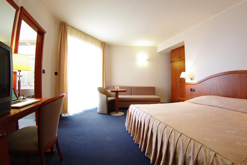 Hotel Villa Marija Tucepi Phòng bức ảnh